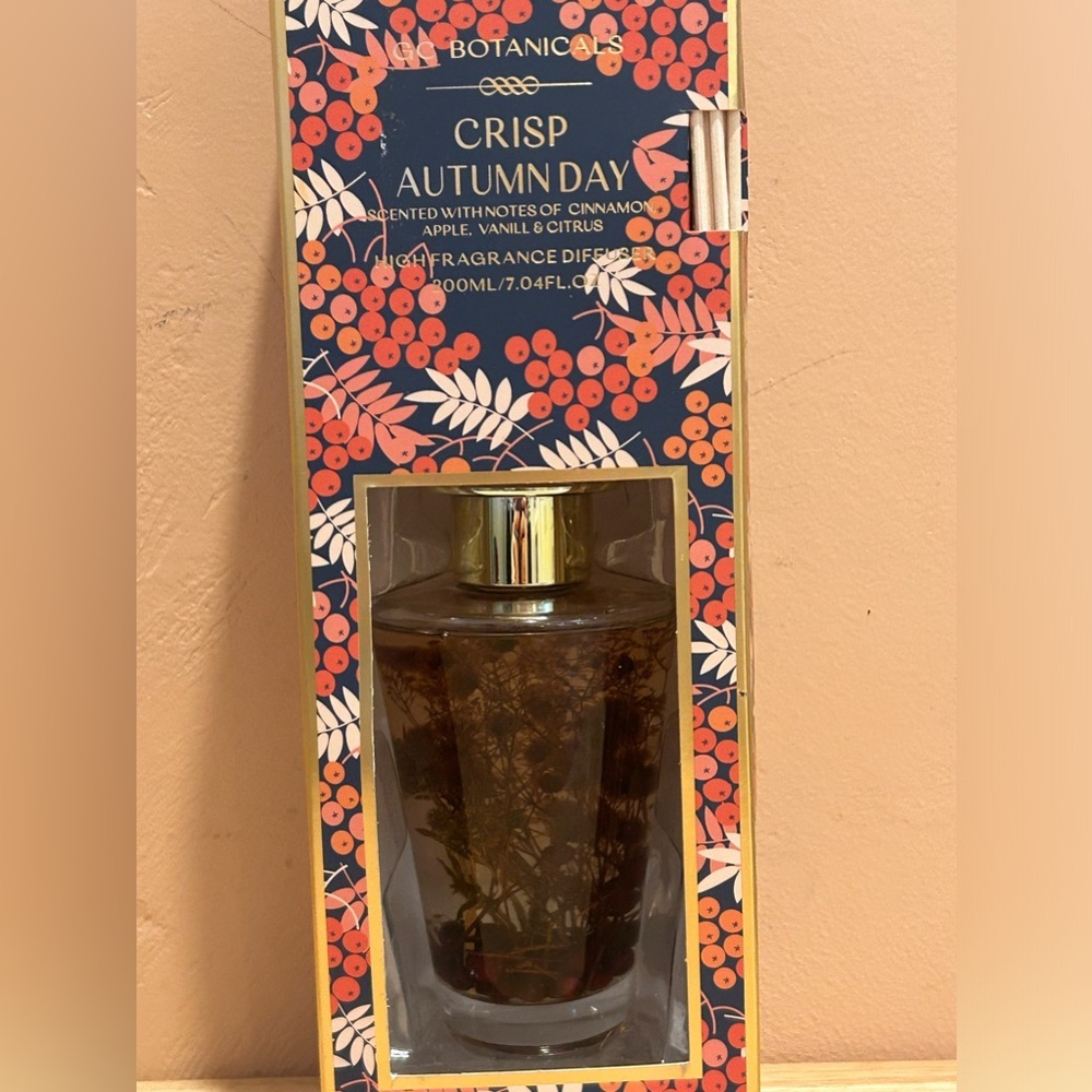 GC BOTANICALS CRISP AUTUMN DAY HIGH FRAGRANCE DIFFUSER CINNAMON APPLE CITRUS NWT - Picture 3 of 8